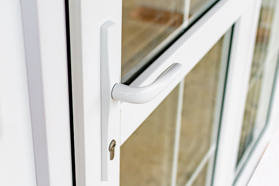 Puertas abatibles en Santiago